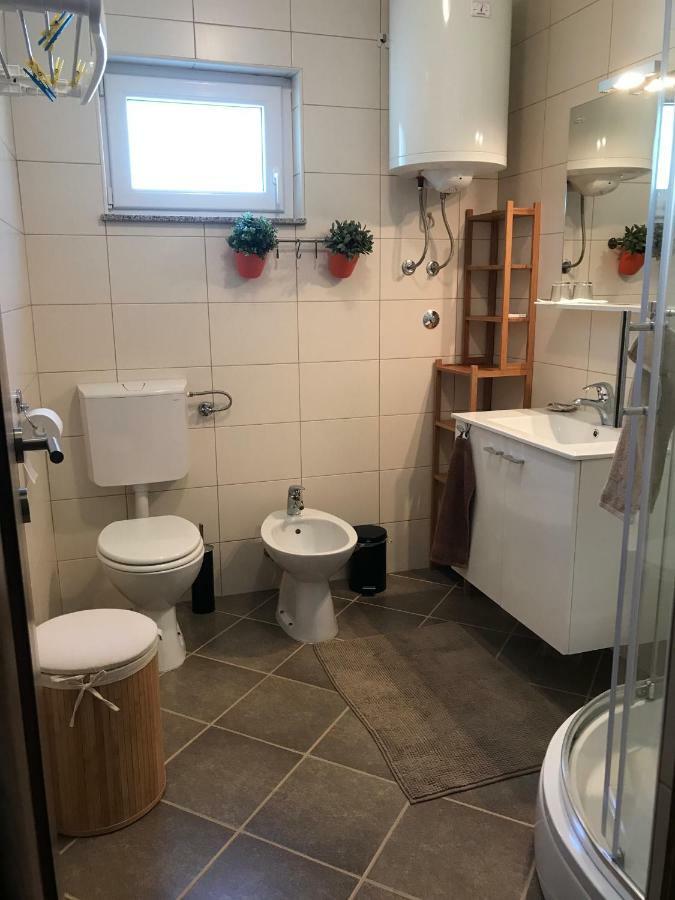 Holiday House Kora Korenica Ngoại thất bức ảnh